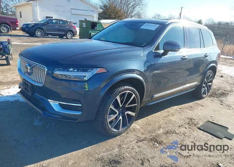 2022 Volvo Xc90 Recharge Plug-In Hybrid T8 Inscription Expression 7 Passenger z USA, uszkodzony, nr VIN YV4BR0CZ6N1803211